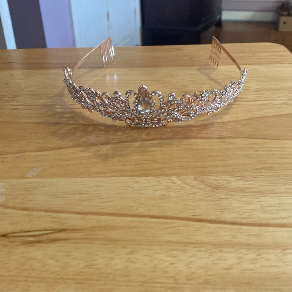 Rose gold tiara with combs